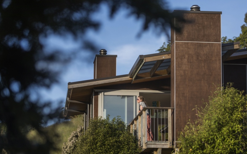 ORBIT ARCHITECTURE: Te Raenga, Port Levy
